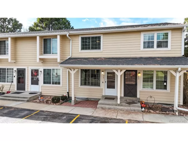 MLS: 3981851 Condo For Sale