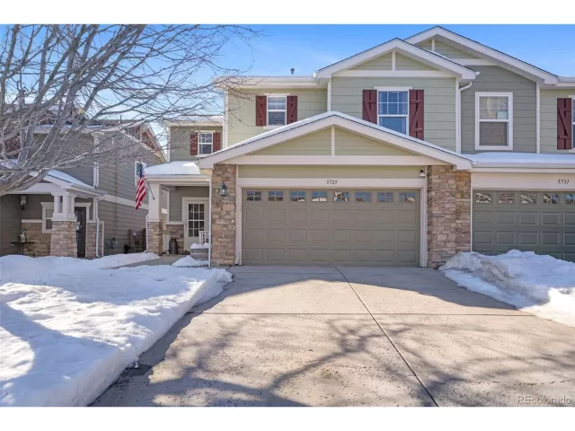 MLS: 3983143 Condo For Sale