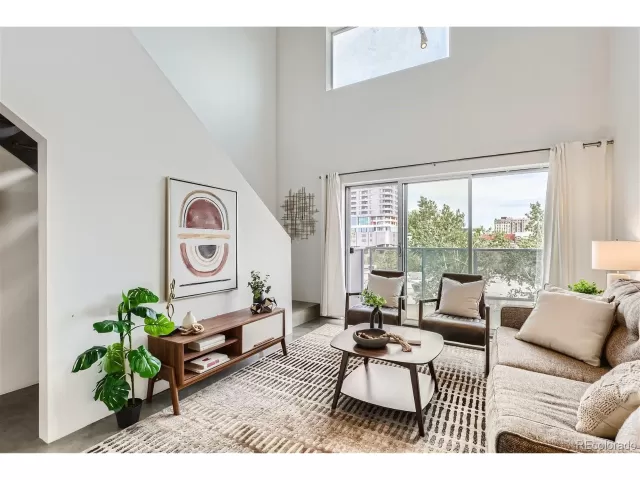 MLS: 3983474 Condo For Sale