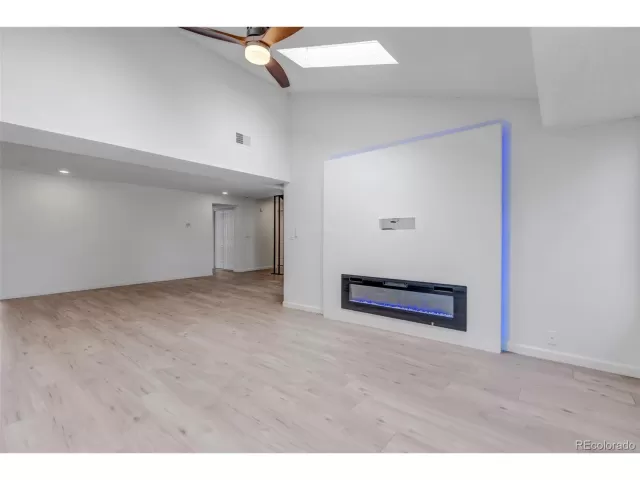 MLS: 3987860 Condo For Sale