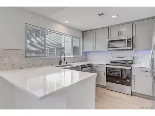 Photo #5: 3987860 Listing