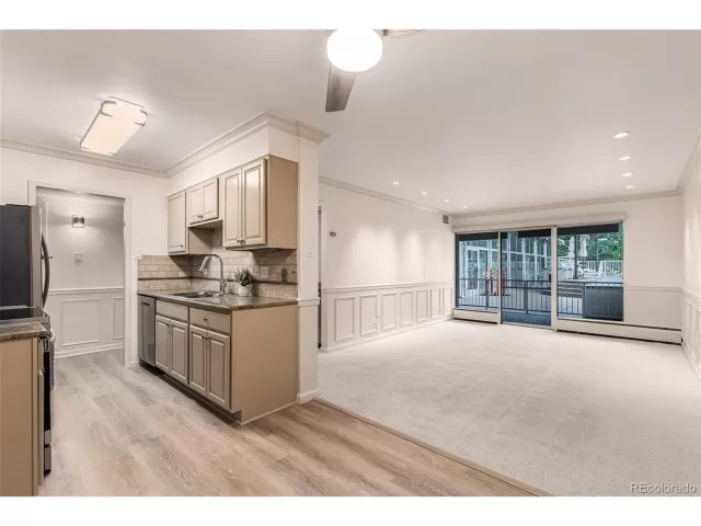 MLS: 3990341 Condo For Sale