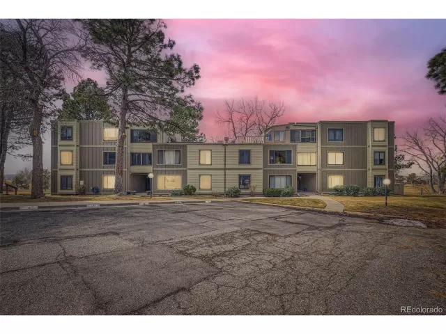 MLS: 3992166 Condo For Sale