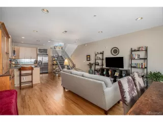 Photo #5: 3992355 Listing