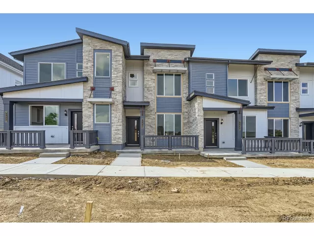 MLS: 3994256 Condo For Sale