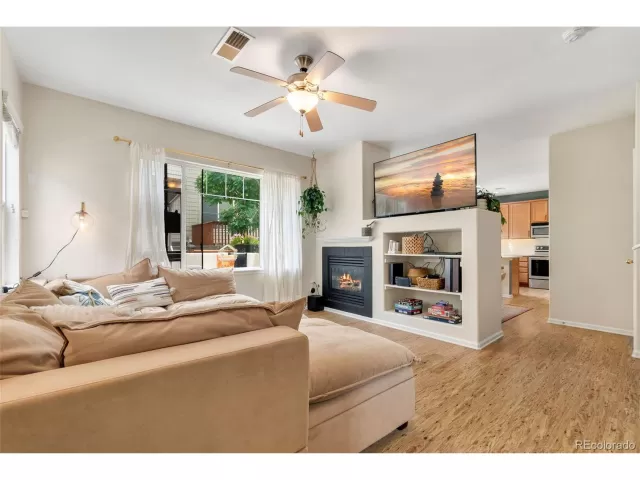 MLS: 3994820 Condo For Sale