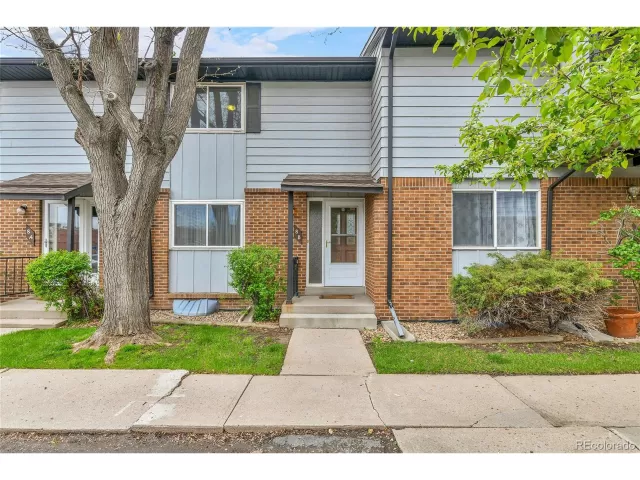 MLS: 3997104 Condo For Sale