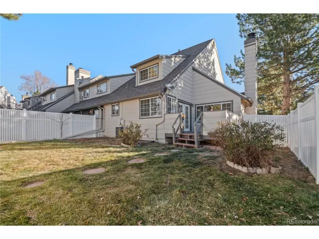 MLS: 3997878 Condo For Sale