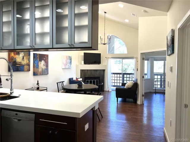 MLS: 3998892 Condo For Sale