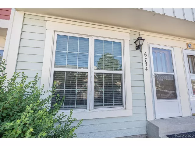 MLS: 4003384 Condo For Sale