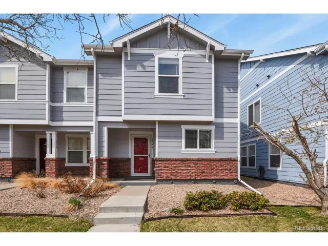 MLS: 4004648 Condo For Sale