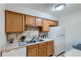 Photo #5: 4007153 Listing