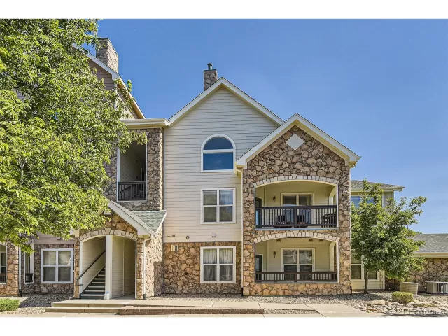 MLS: 4008526 Condo For Sale