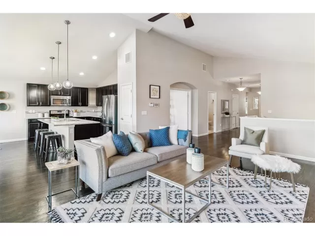 MLS: 4012119 Condo For Sale