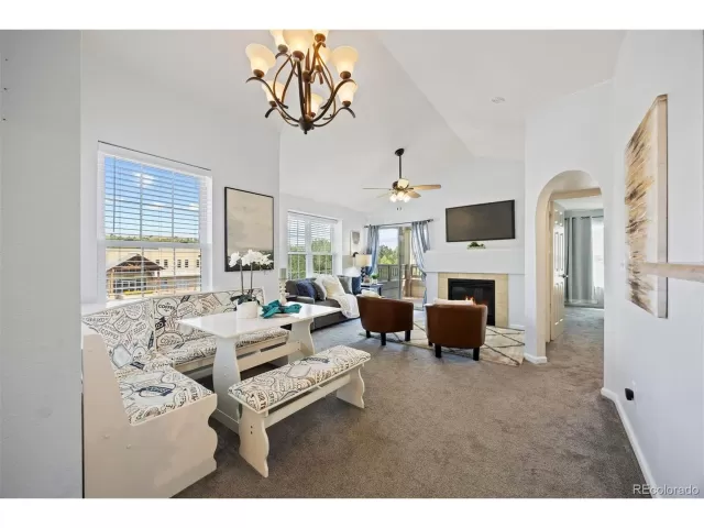 MLS: 4012372 Condo For Sale