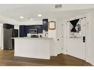 Photo #4: 4013796 Listing