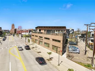 Photo #2: 4017433 Listing 