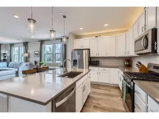 Photo #5: 4021002 Listing