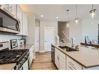 Photo #6: 4021002 Listing