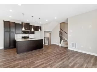 Photo #5: 4023079 Listing