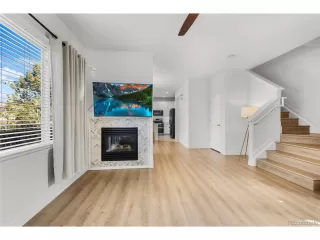 Photo #5: 4025925 Listing