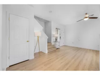 Photo #6: 4025925 Listing