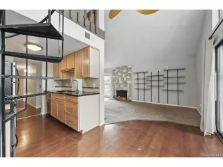 Photo #5: 4026828 Listing 