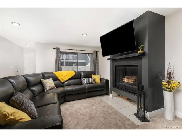 MLS: 4029844 Condo For Sale