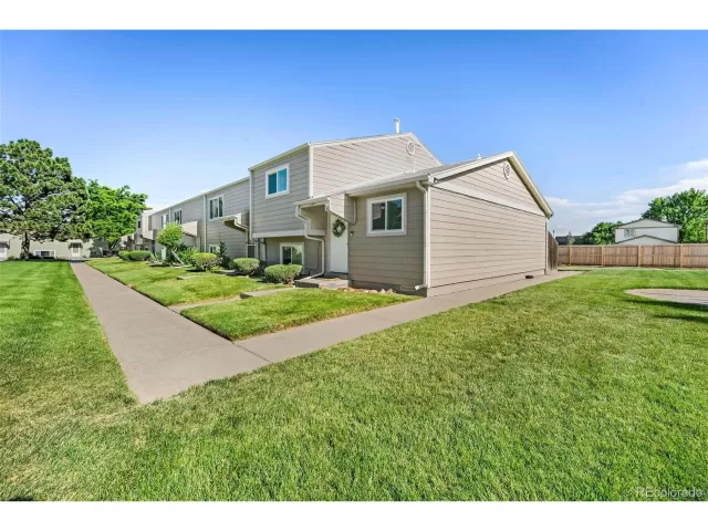 MLS: 4030740 Condo For Sale