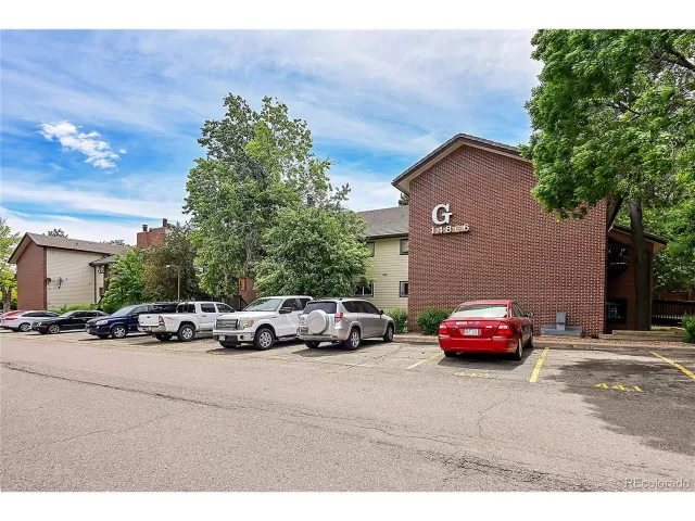 MLS: 4031930 Condo For Sale