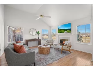 Photo #5: 4032720 Listing