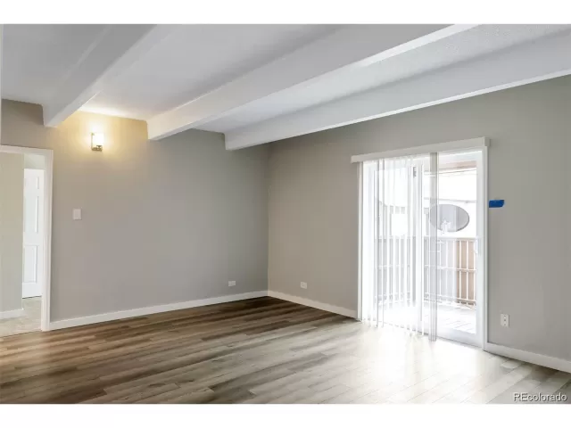 MLS: 4032854 Condo For Sale