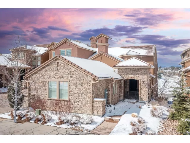 MLS: 4033318 Condo For Sale