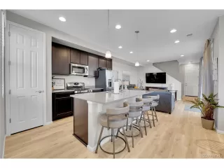 Photo #5: 4034456 Listing