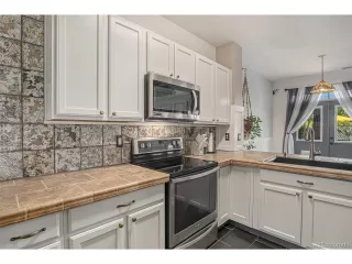 Photo #6: 4035556 Listing