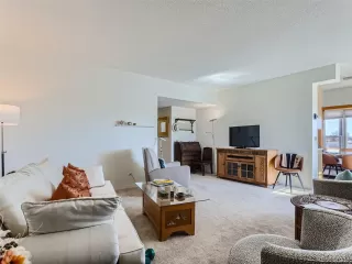 Photo #5: 4035913 Listing