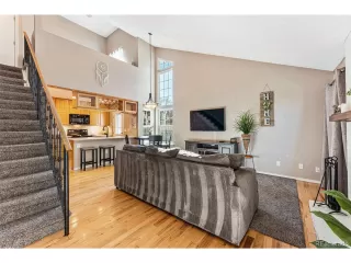 Photo #5: 4038596 Listing