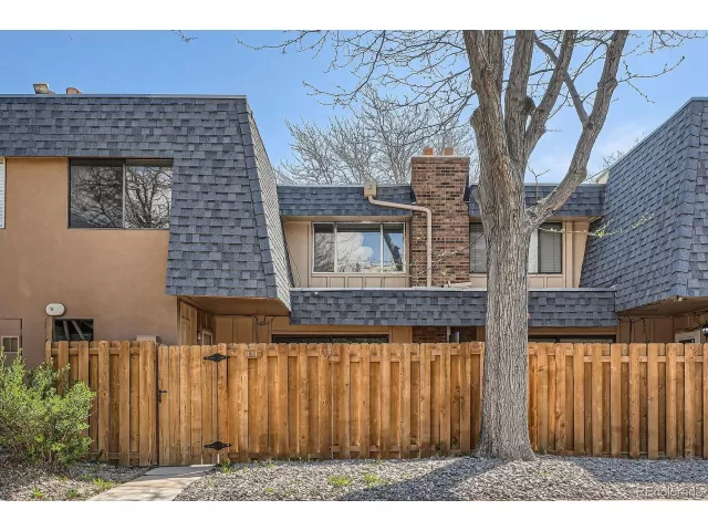 MLS: 4039765 Condo For Sale