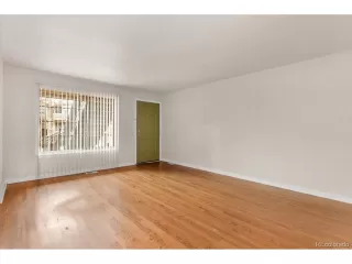 Photo #3: 4040977 Listing