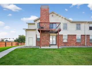 Browse active condo listings in OAKSHIRE