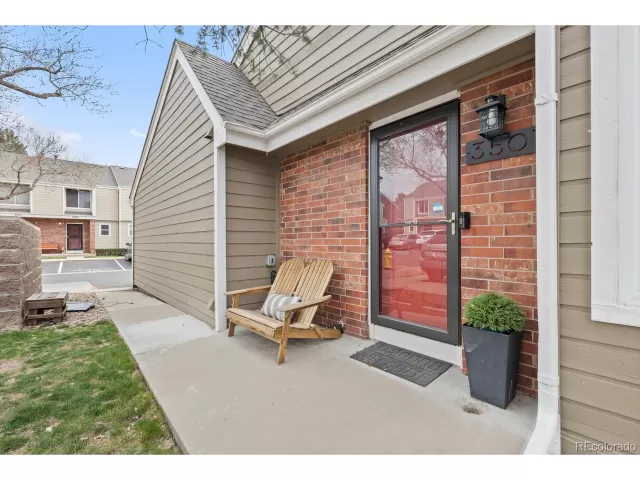 MLS: 4041758 Condo For Sale