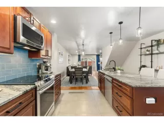 Photo #5: 4041758 Listing