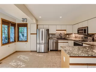 Photo #6: 4041878 Listing