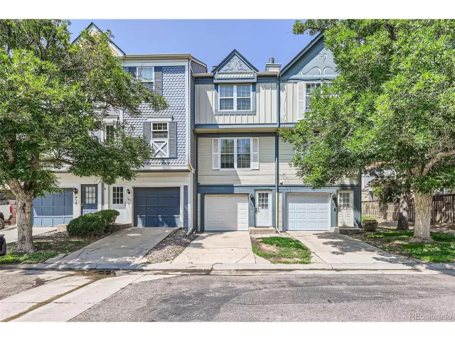 MLS: 4042636 Condo For Sale