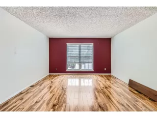 Photo #5: 4042636 Listing