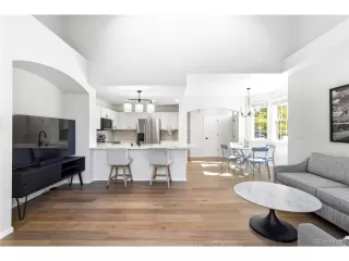 Photo #6: 4043347 Listing