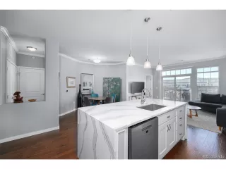 Photo #2: 4043710 Listing