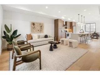 Photo #3: 4048827 Listing