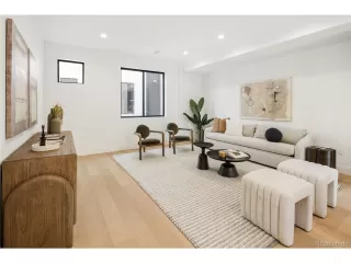 Photo #4: 4048827 Listing