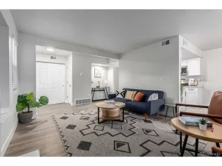 Photo #3: 4049007 Listing